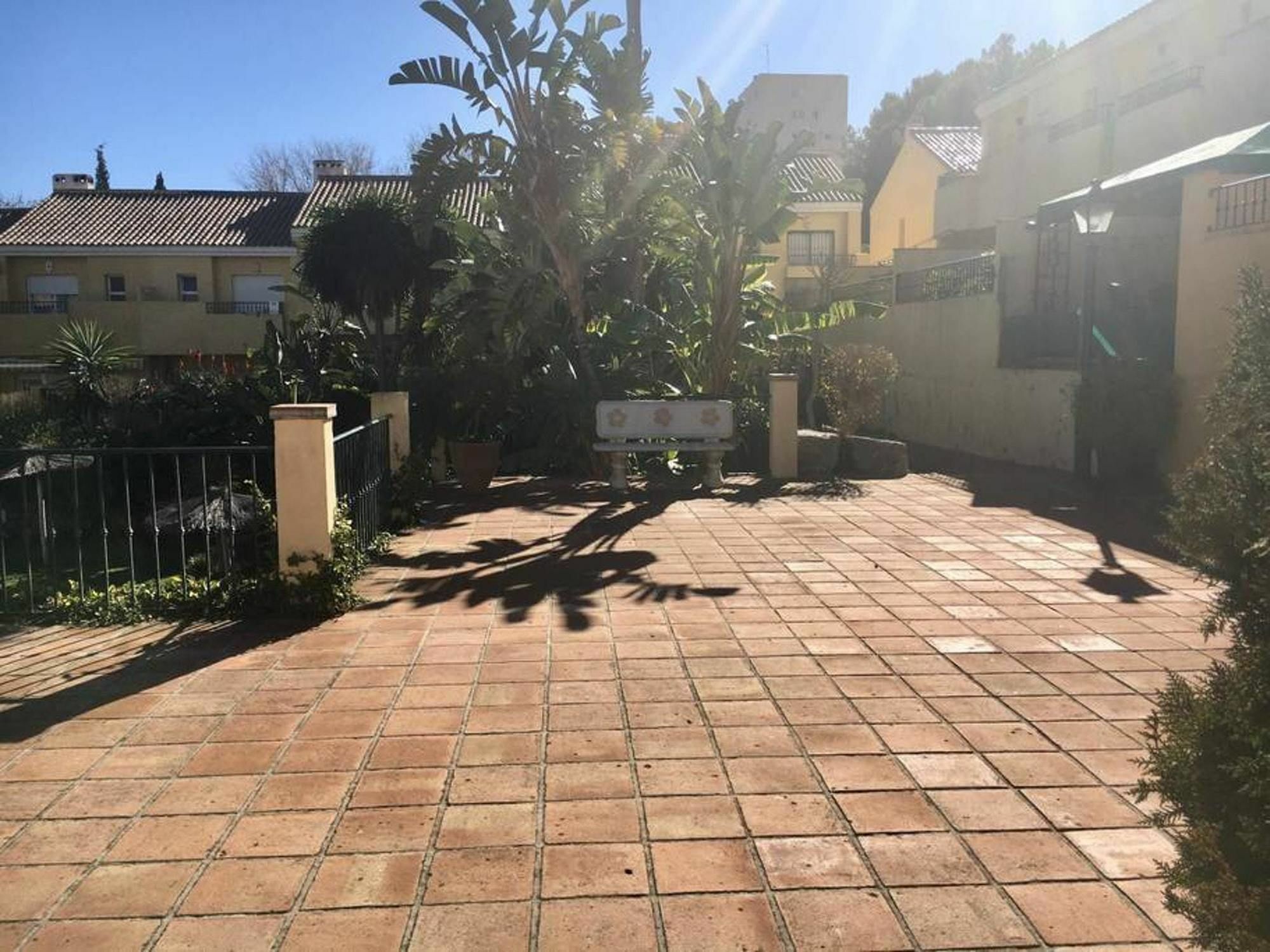 With One Bedroom In Estepona, With Pool Access And Furnished * Estepona