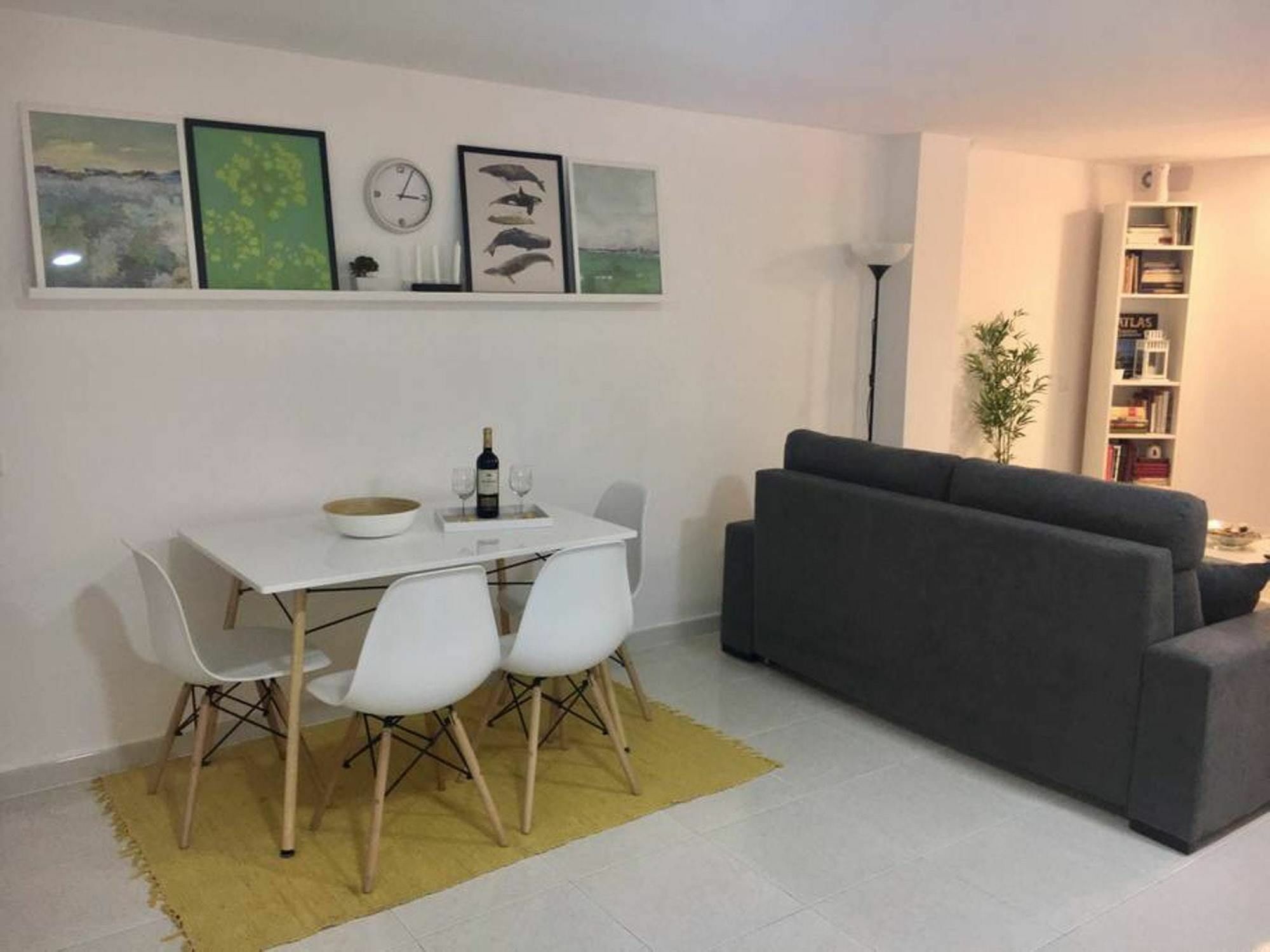 With One Bedroom In Estepona, With Pool Access And Furnished Apartamento *