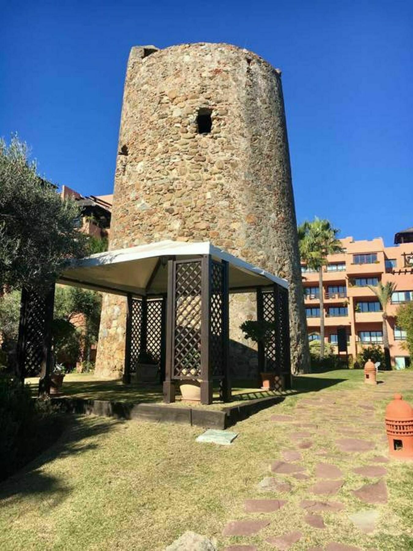 With One Bedroom In Estepona, With Pool Access And Furnished